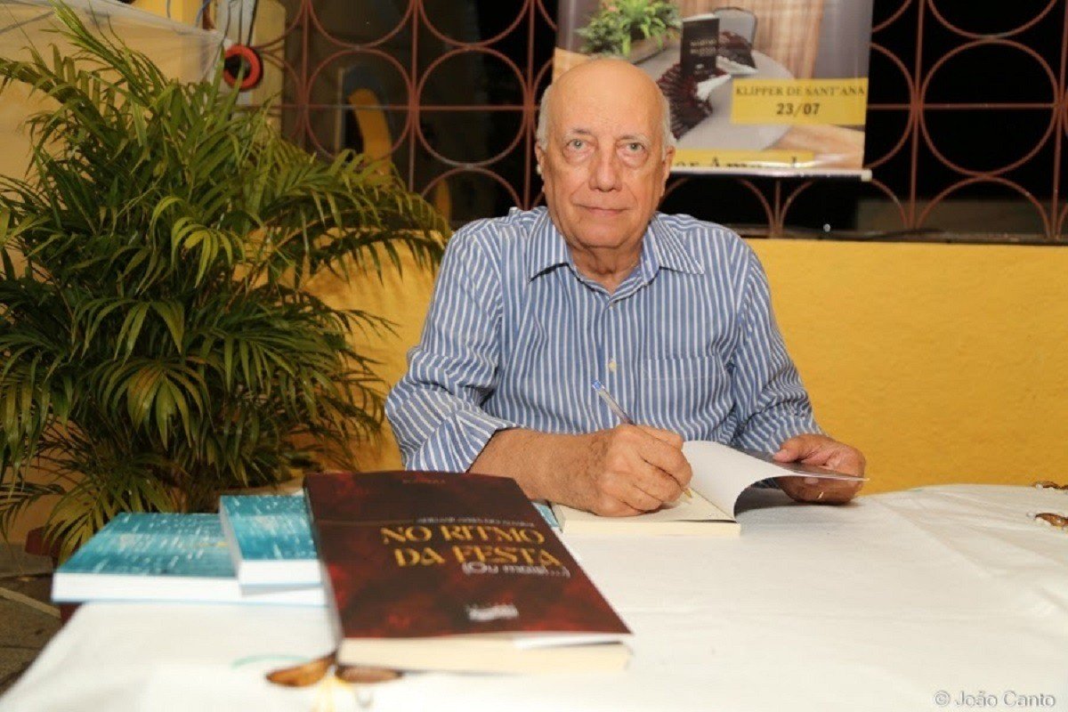 Falece Ademar Ayres do Amaral, ícone da literatura obidense e fundador da AALO