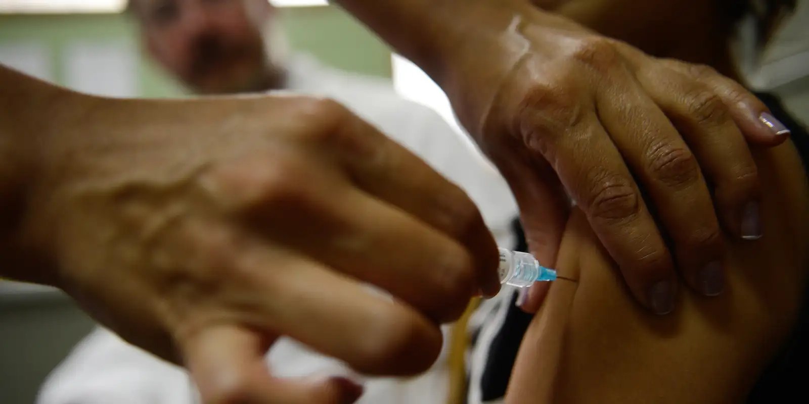 Impacto da Vacinação contra HPV: Queda nas Consultas por Lesões Pré-Cancerígenas