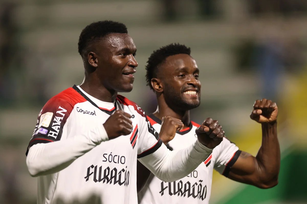Athletico-PR Retoma a Terceira Colocação com Vitória Convincente sobre a Chapecoense