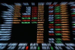 Mercados em Queda: Análise do Impacto da Venda de Ações de Tecnologia na Ásia