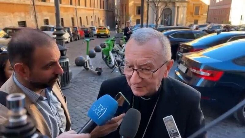 Cardeal Parolin Reflete Sobre Encontro com o Papa e Esperança de Resolução Rápida