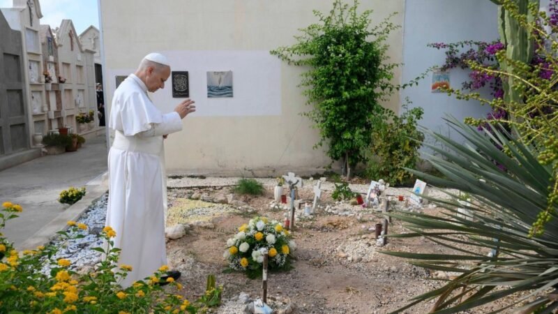 A Transformadora Experiência do Padre Carmelo Rizzo em Lampedusa