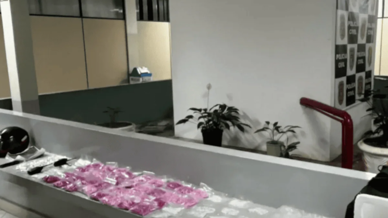 Prisão de Suspeito Revela Cocaína Rosa em Operação Policial