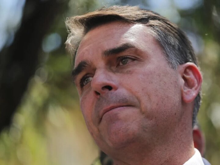 Flávio Bolsonaro Enfrenta Novo Inquérito no STF por Suspeitas de Lavagem de Dinheiro