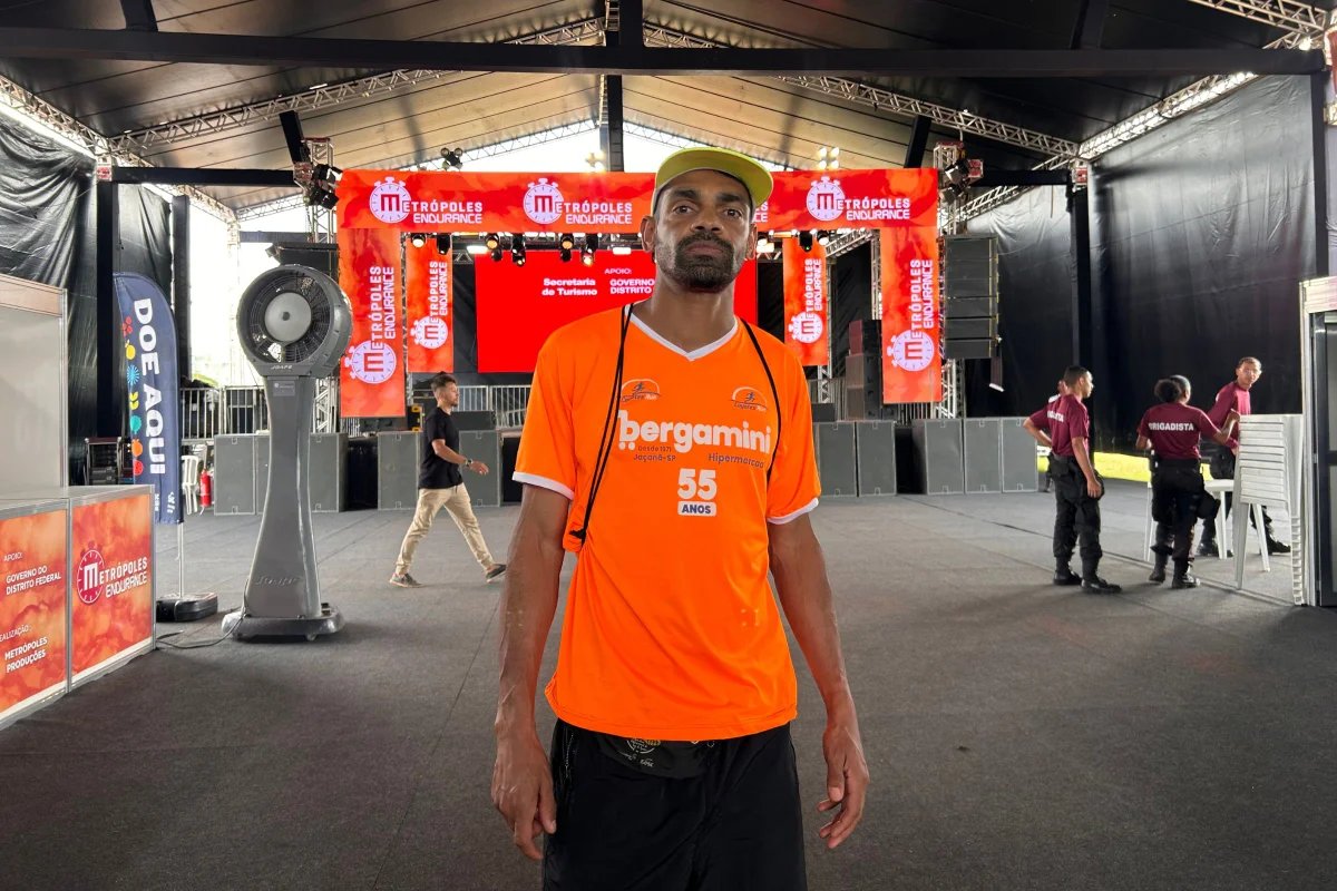 Atletas se Preparam para o Metrópoles Endurance Corrida na Esplanada dos Ministérios