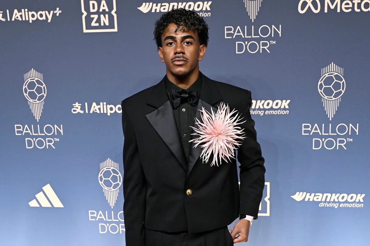 Lamine Yamal e seu Estilo Inspirado na Chanel para a Bola de Ouro 2026
