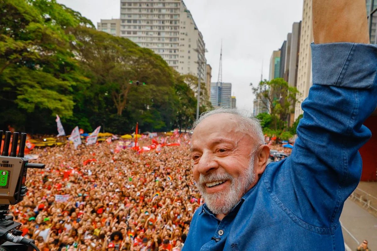 Imagens de Manifestações na Paulista Serão Utilizadas na Campanha de Lula