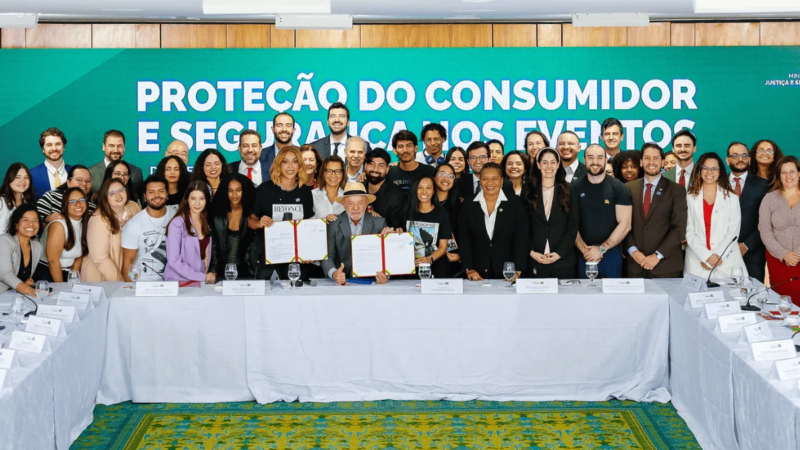 Entendendo os Fandoms e o Ato Pró-Lula no MASP