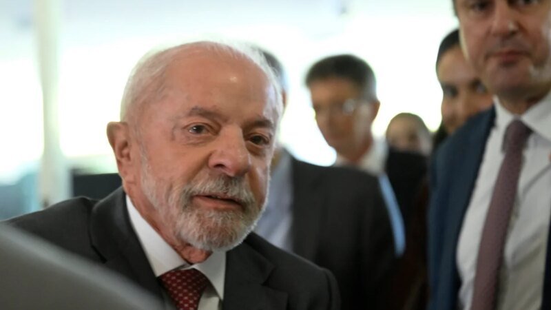 Artistas Orientados a Usar Branco em Atos pela Democracia