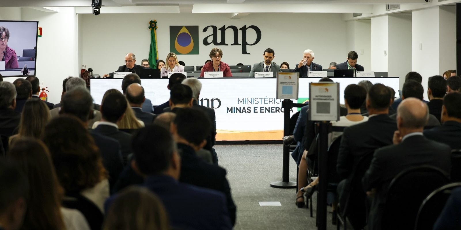 ANP Realiza Leilão e Arrecada R$ 3 Bilhões com Venda de 49 Blocos