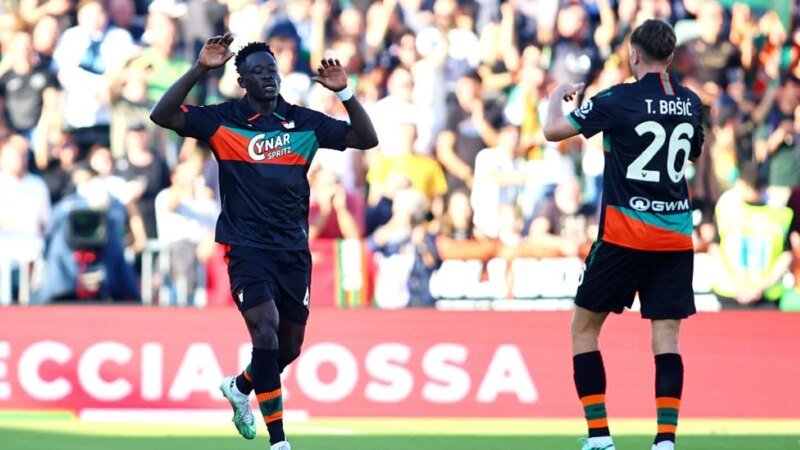 Venezia Conquista Primeira Vitória no Campeonato Italiano ao Derrotar o Napoli