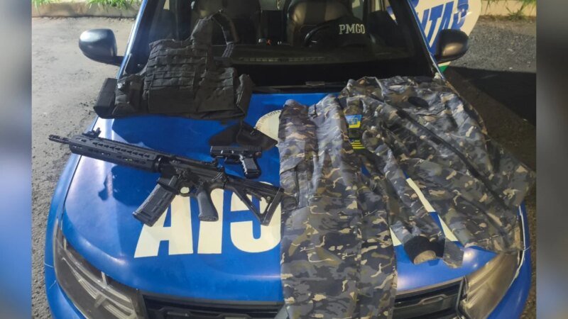 Falso policial utiliza farda e fuzil de airsoft para intimidar vizinhos em Goiás